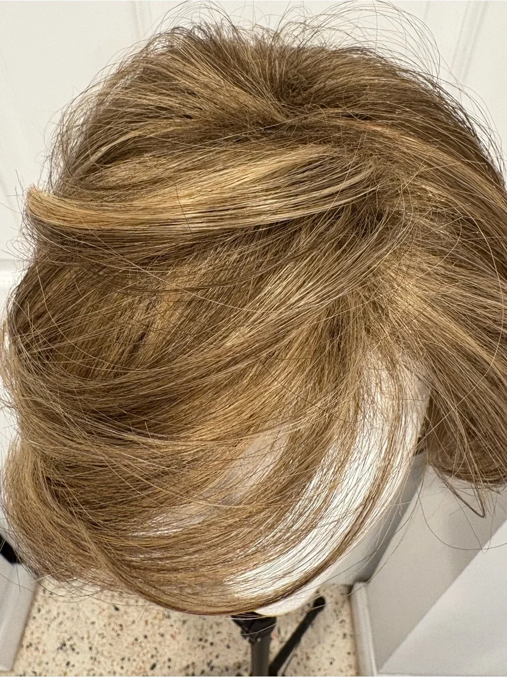 PAULA YOUNG Brown Brunette Medium Length Synthetic Wig! Highlights Medium Blonde